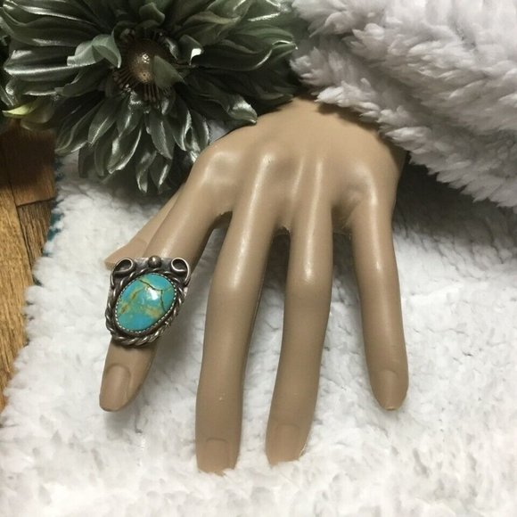 Vintage Handcrafted Navajo Indian Western Sterling and Turquoise Ring Size 3.5 - Picture 9 of 12
